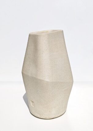jarrón beige