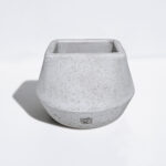 maceta gris